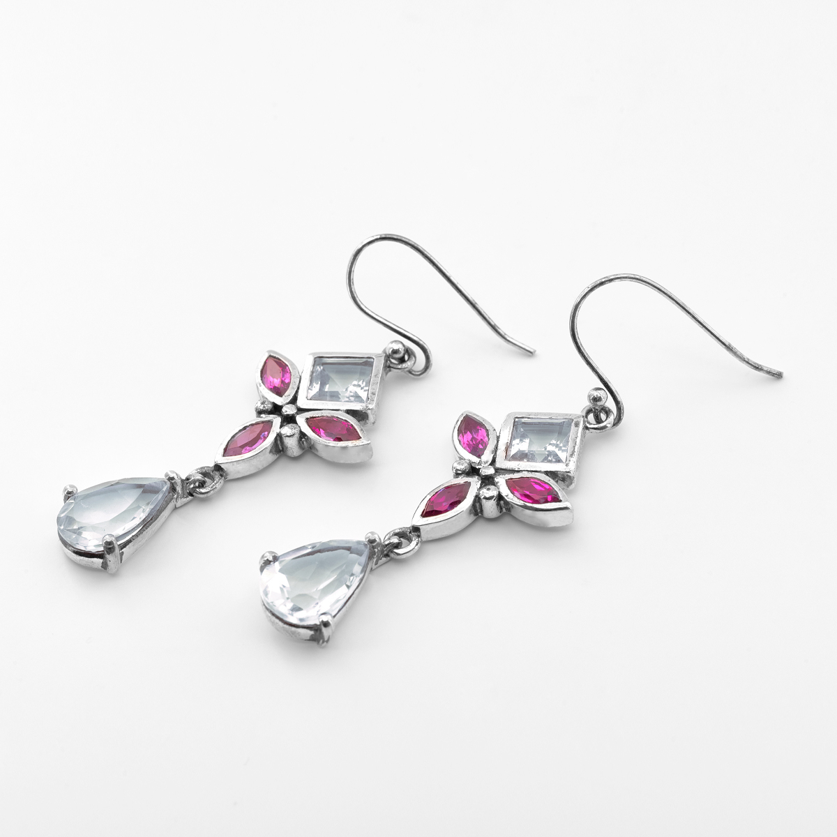 Boucles d'oreilles chrystal de roche, rhodolite argent Iris